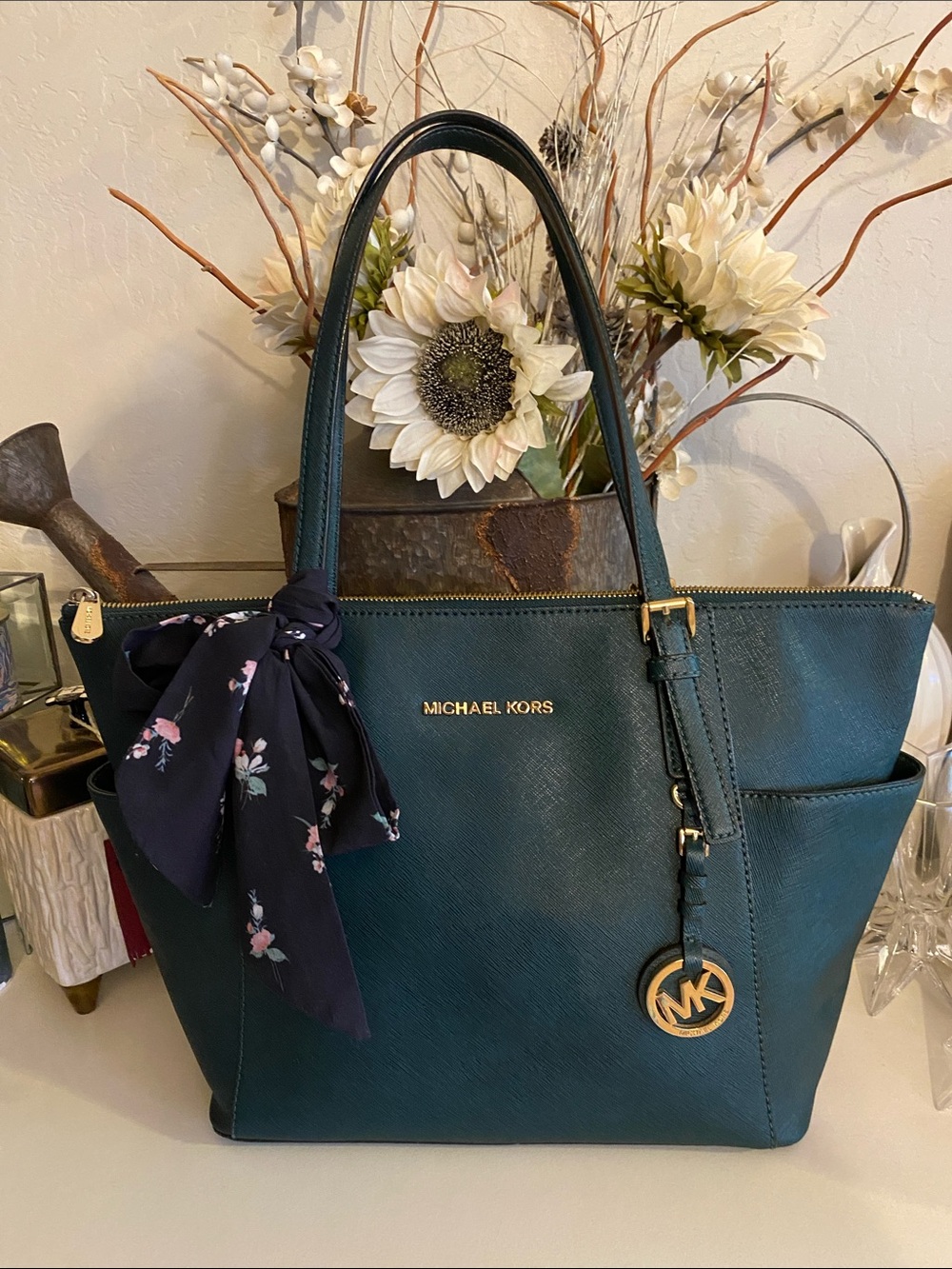 Michael Kors Green Saffiano Shoulder Tote Bag For Holiday Outfits